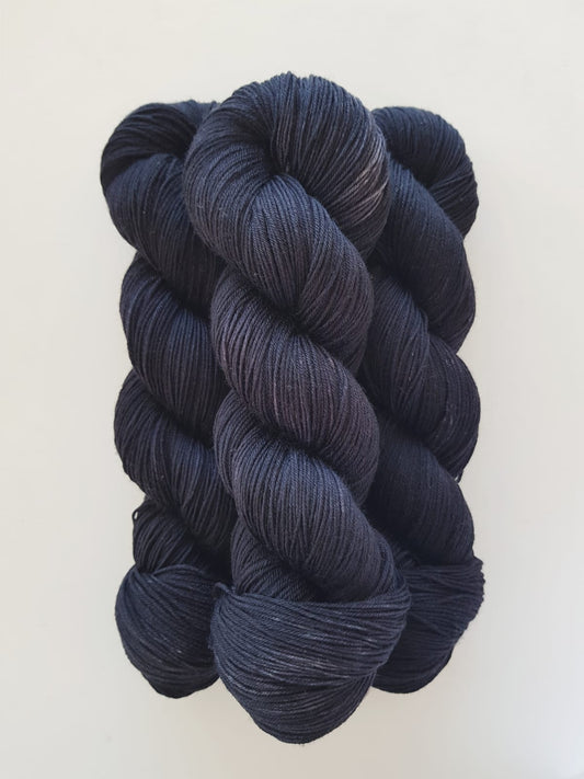 Blacky | Fingering Lane